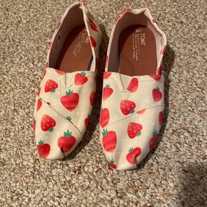 Like new Womens Toms flat shoes, size 9